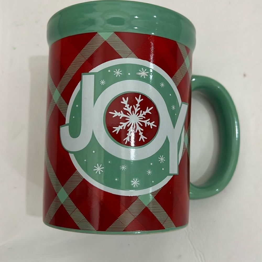Design PAC JOY Large Christmas Holiday Mug Red Green White 4 1/2 In Tall 16 Oz